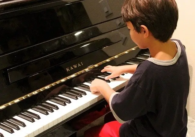 best-piano-instructor